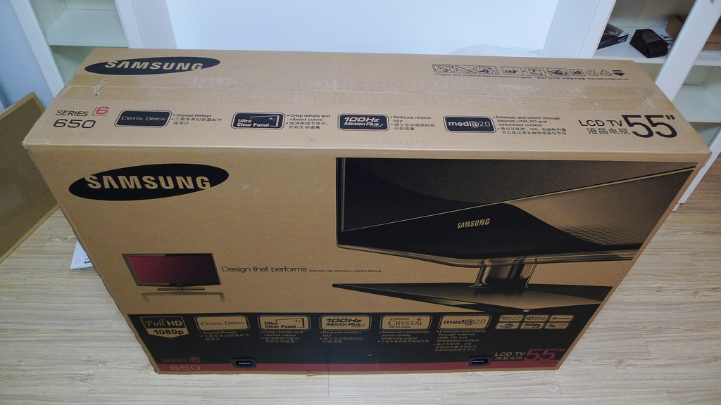Samsung - UN55ES8000 - LED-backlit LCD TV - Smart TV - 1080p (FullHD)----700Euro